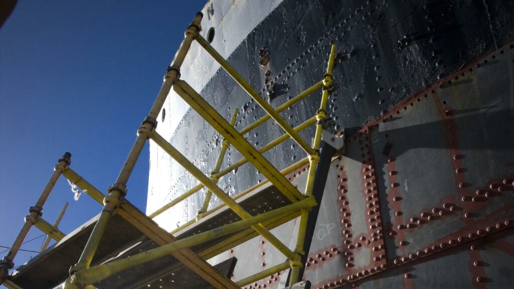 The federal government will commit $4.3 billion to build a new dry dock for large ships in Perth.