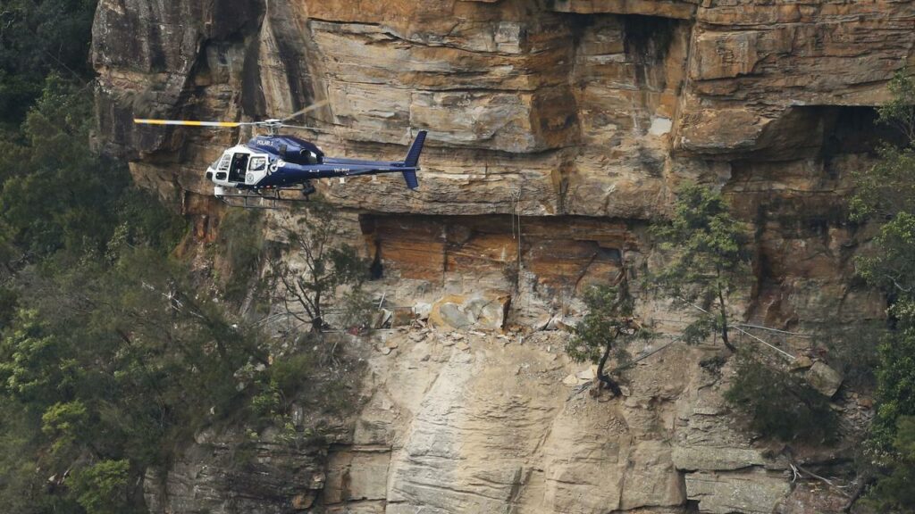 Two bushwalkers have been killed after a landslip near Wentworth Falls in the NSW Blue Mountains.
