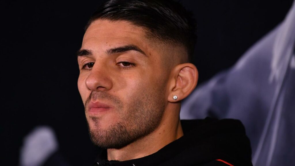 Michael Zerafa has won his world boxing title eliminator against Issac Hardman.
