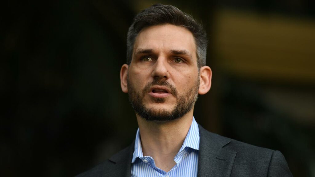Greens MP Michael Berkman has raised questions about water supplied to the Bravus coal mine.