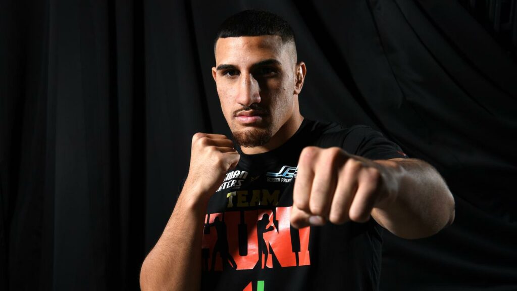 Justis Huni is beginning a schedule aimed at landing a heavyweight world title fight.