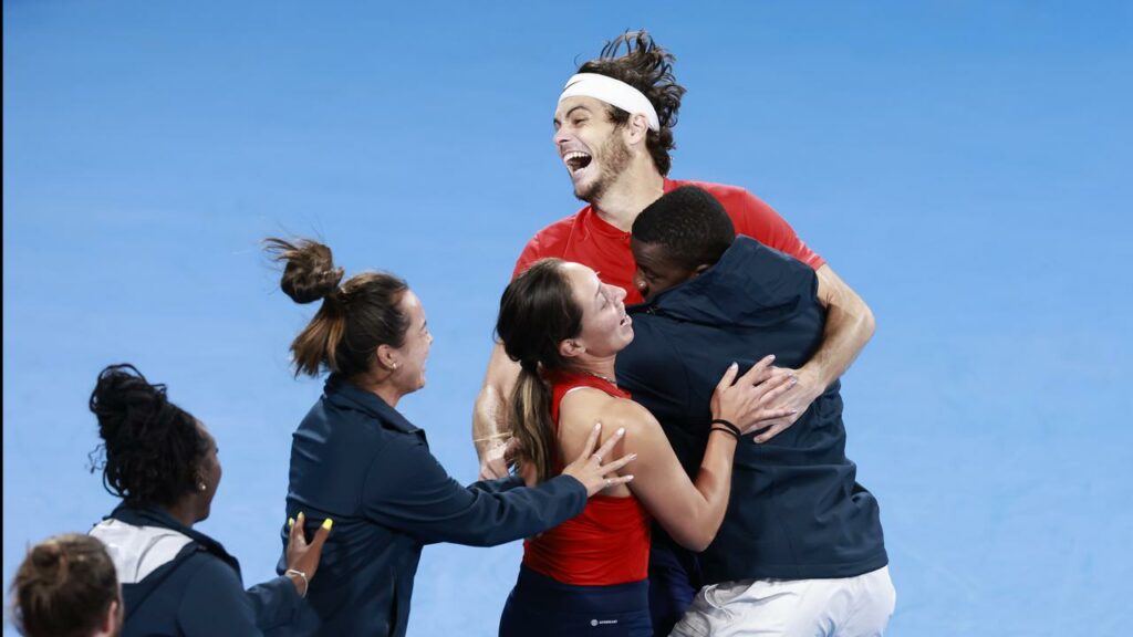 Taylor Fritz has defeated Italy’s Matteo Berrettini to lead the USA to victory in the United Cup.