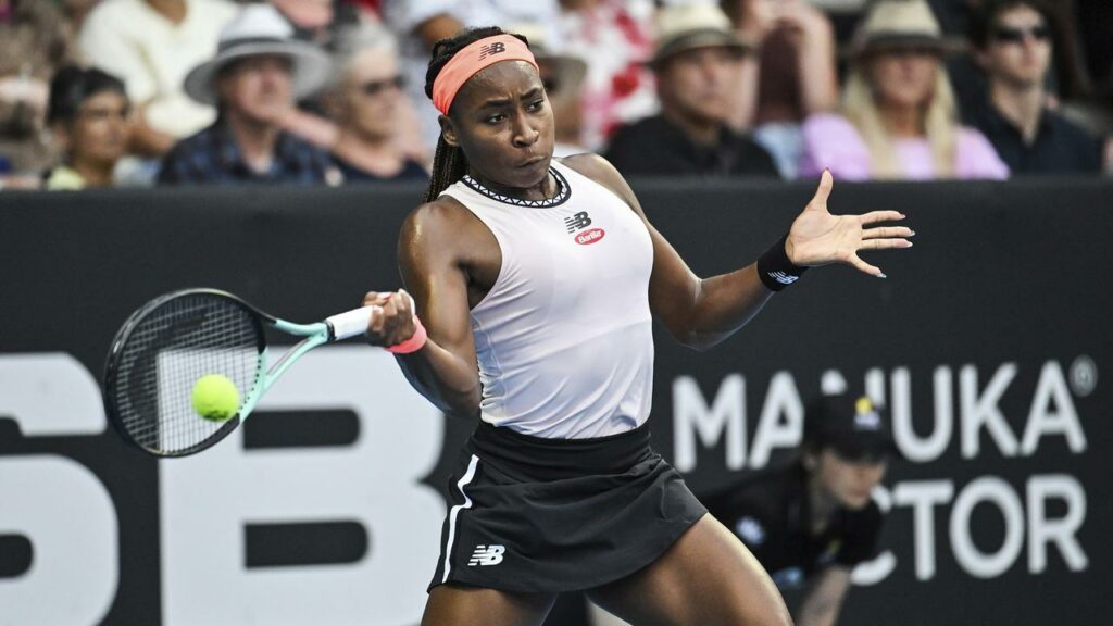 Coco Gauff looms as a big title chance in the Australian Open.
