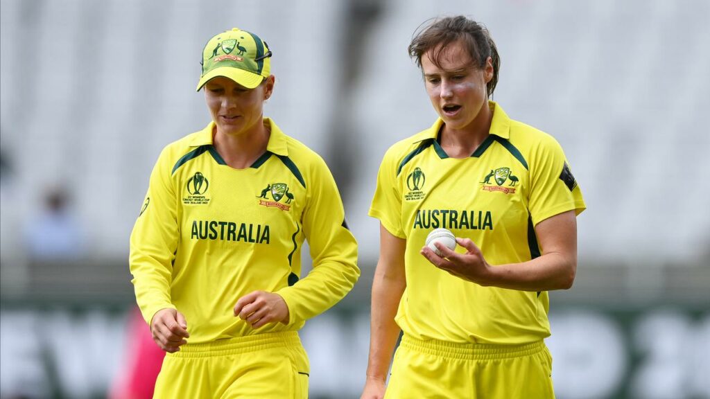 Ellyse Perry (R) has taken her game to a new level, says Australian captain Meg Lanning (L).