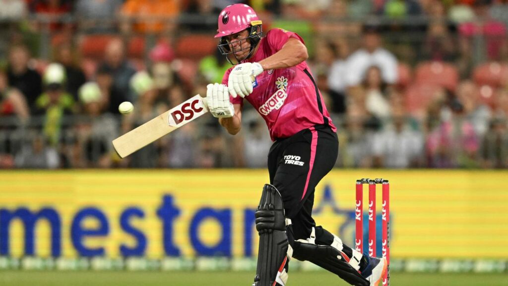 Moises Henriques won the toss for the Sydney Sixers and opted to bat against the Brisbane Heat.
