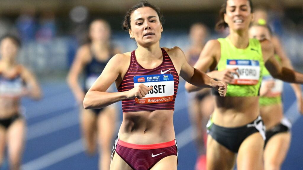 Catriona Bisset continued her sparkling form in the women’s 800m at the Brisbane Track Classic.