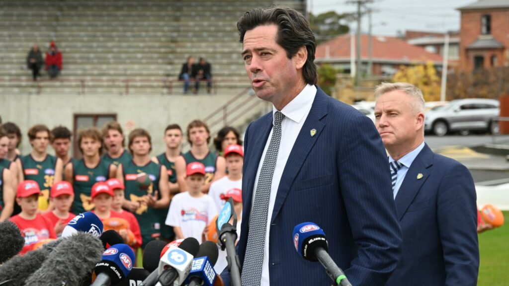 Gillon McLachlan doesn’t believe Tasmania’s political situation will affect the next AFL club.