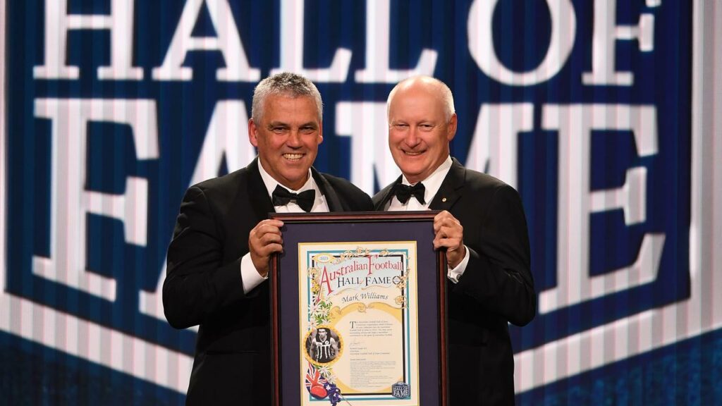 Hall of Fame inductee Mark Williams (l) has urged a yes vote for the Voice.
