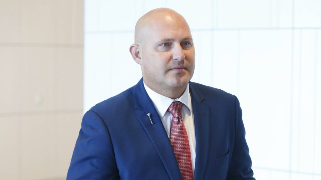 Queensland Speaker Curtis Pitt has returned to parliament after a temporary hiatus.