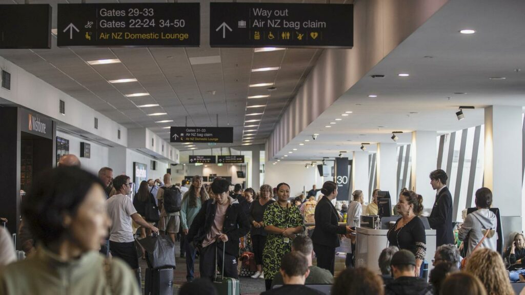 Pacific leaders want Australia and NZ to make it easier for people to travel around the region.