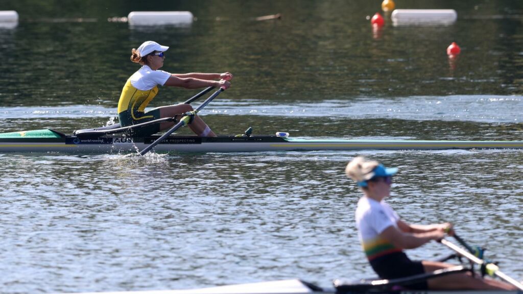 Tara Rigney (l) led for most of her singles skulls semi at the worlds before finishing second.
