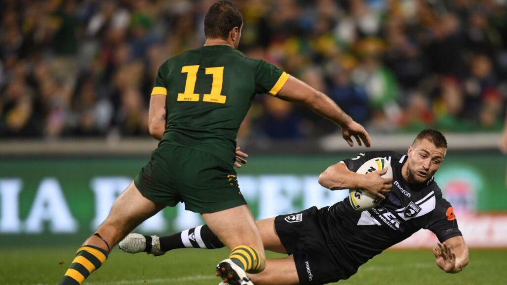 Kieran Foran (r) will start at hooker for New Zealand against Australia in the Pacific Cup.