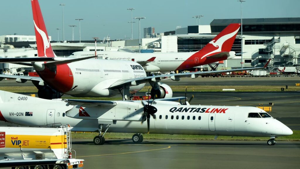 Alliance Aviation will still operate QantasLink planes despite a takeover by Qantas falling through.