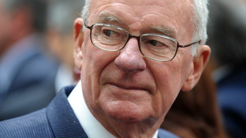 The prime minister led tributes to former governor-general Bill Hayden, who has died aged 90.
