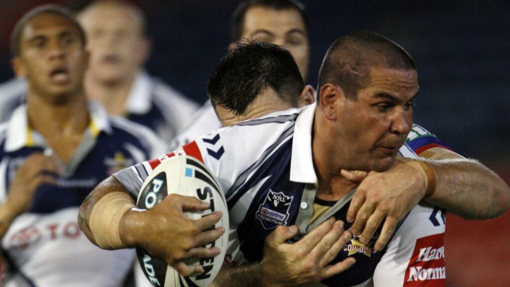 Former NRL star Carl Webb has died at age 42 from motor neurone disease.