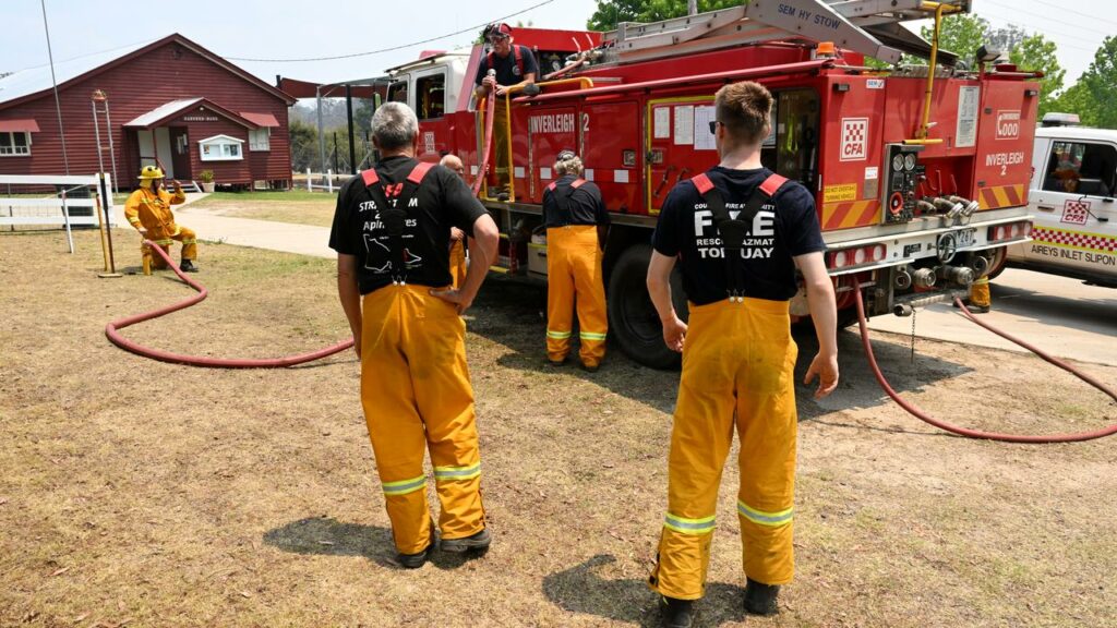 Emergency warnings have been issued for out-of-control blazes at Bellfield and Mt Stapylton.