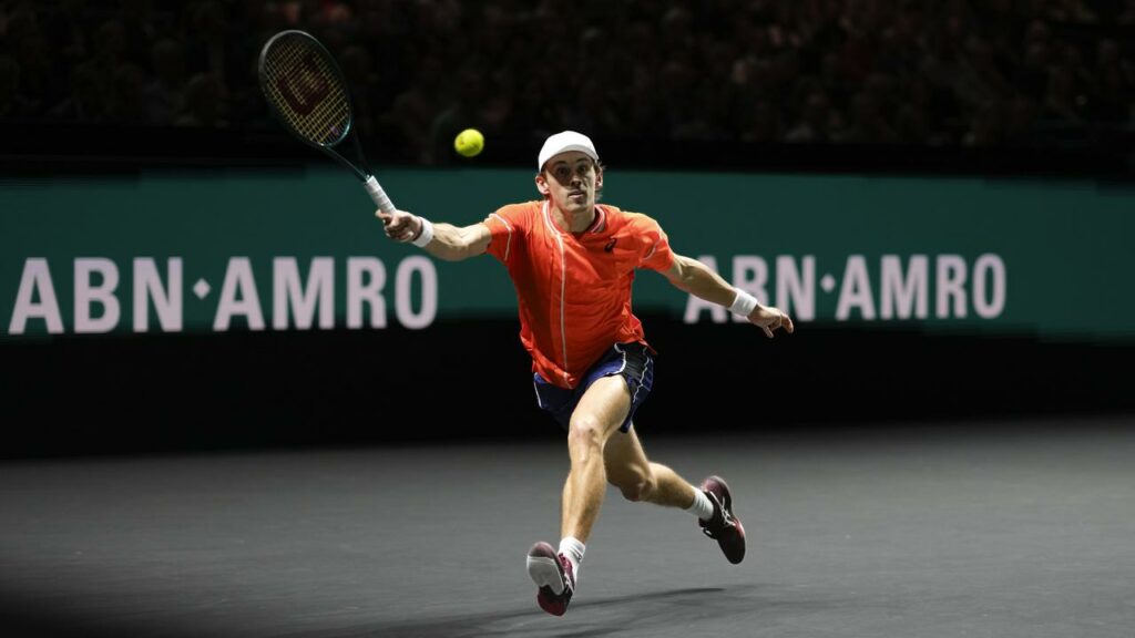 Alex de Minaur has been beaten again by Jannik Sinner, this time in a final in Rotterdam.
