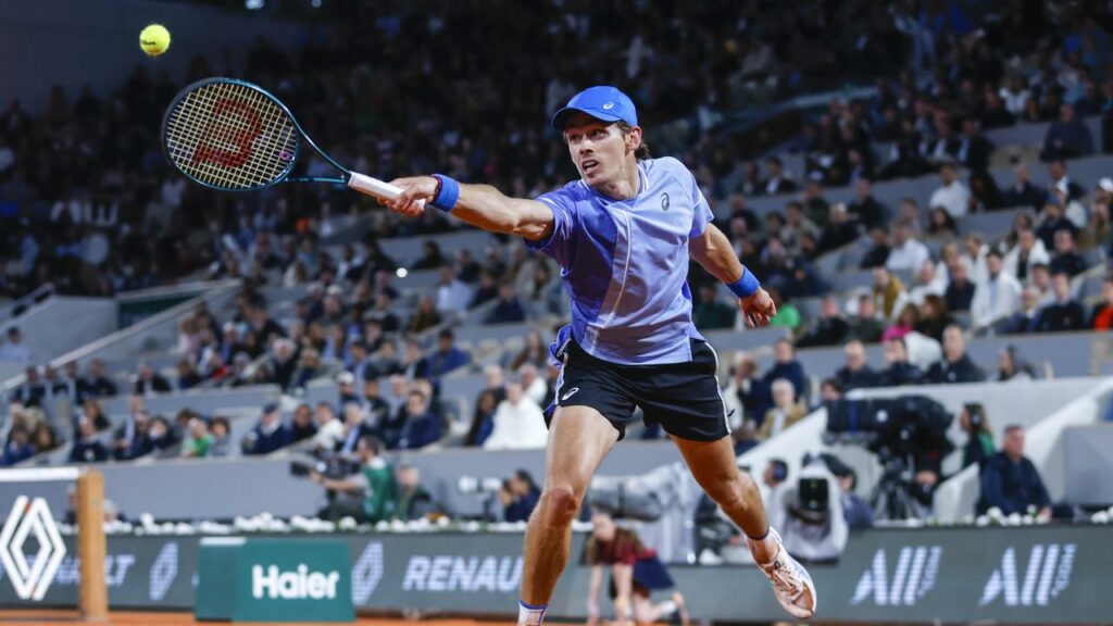 Alex de Minaur will return to Roland Garros and lead Australia at the Olympic Games.
