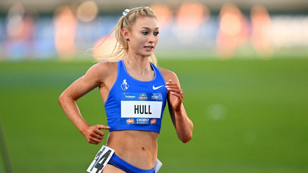 Jess Hull has eclipsed her Oceanian 1500m record at the pre-Olympic Paris Diamond League meeting.