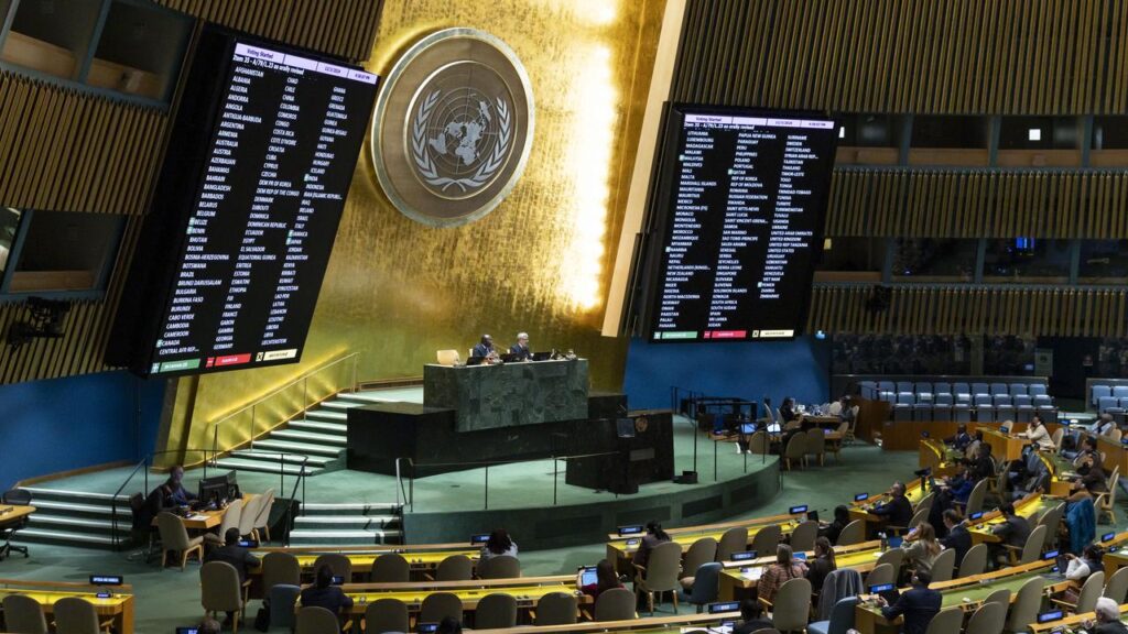 The UN General Assembly has thrown its support behind the UN Palestinian relief agency UNRWA.

