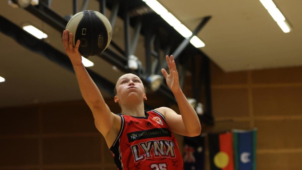 Amy Atwell has guided Perth to a thrilling three-point win over Geelong in the WNBL.