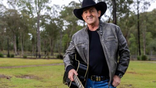 LEE KERNAGHAN PORTRAIT