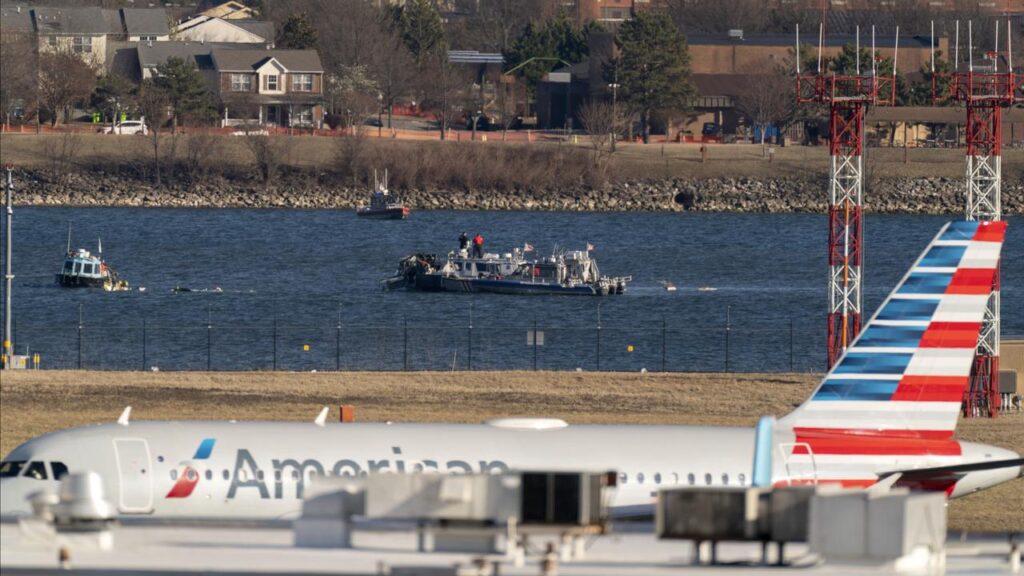 Divers continue to search Washington’s Potomac River for remains of those killed in the crash.
