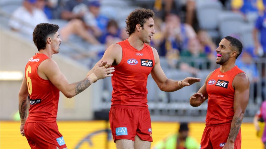 Ben King (C) says the Suns have definitely “got the cattle” to play AFL finals.
