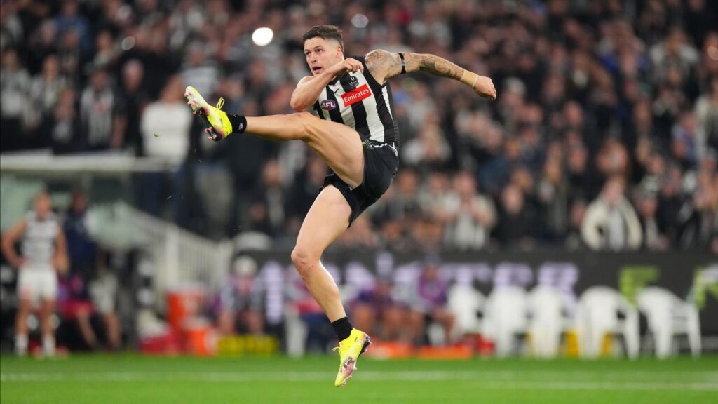 In his 245th consecutive game, Jack Crisp missed a shot after the siren to leave the Cats in front.