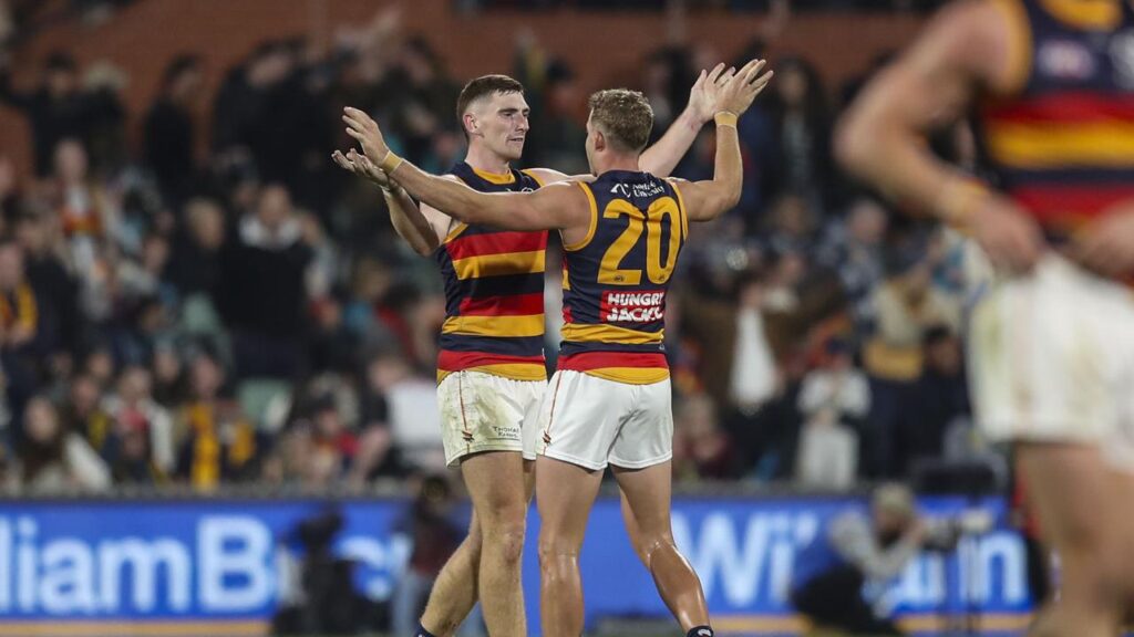 The Crows held on in a thriller against Port Adelaide, to secure Showdown bragging rights.