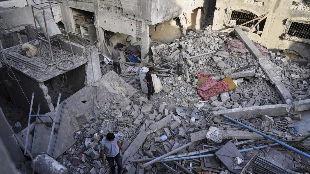 A barrage of Israeli air strikes targeted several houses in the Jabalia area in northern Gaza.