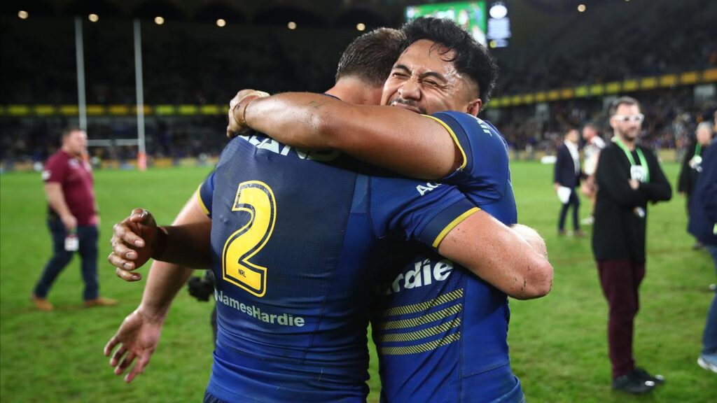 Joash Papalii (R) had a first NRL game to remember against the Sea Eagles.