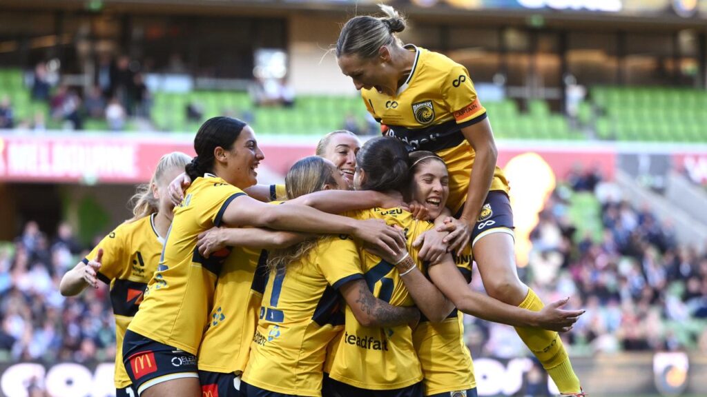 The Mariners have upset Victory to win their first ALW championship.