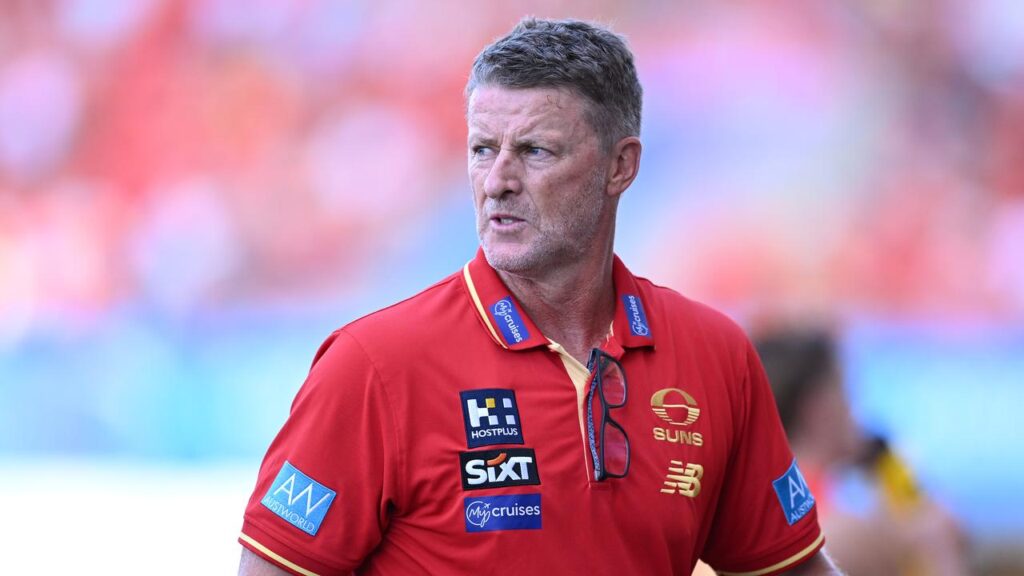 Suns coach Damien Hardwick has urged his midfield group to lift against the Bulldogs.