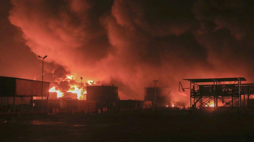 Israel has struck two of Yemen’s Red Sea ports, with Israel striking back. (file)