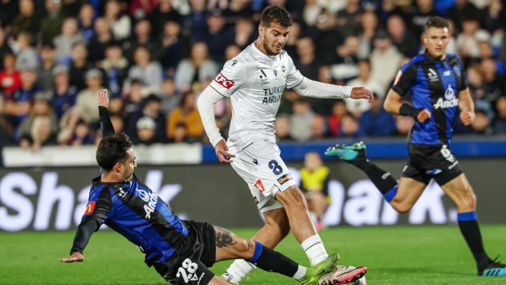 Zinedine Machach (8) has scored one of two Melbourne Victory goals in the win over Auckland FC.