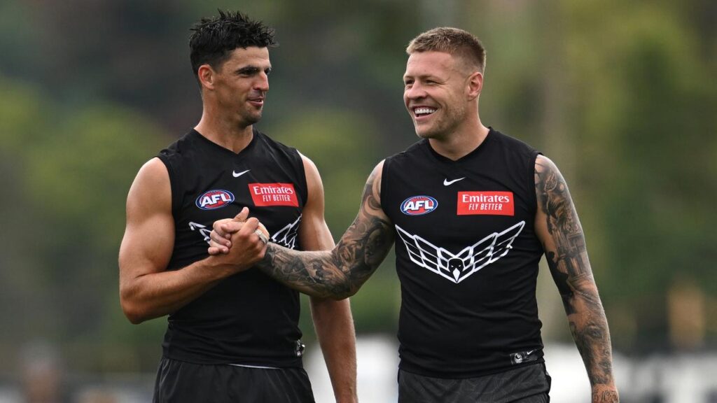 Scott Pendlebury (L) and Jordan De Goey (R) are two big absentees for Collingwood against Freo.