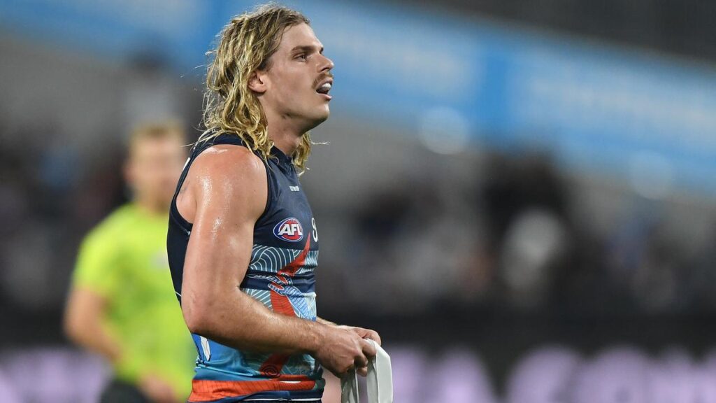 Geelong coach Chris Scott says critics should lay off star recruit Bailey Smith.