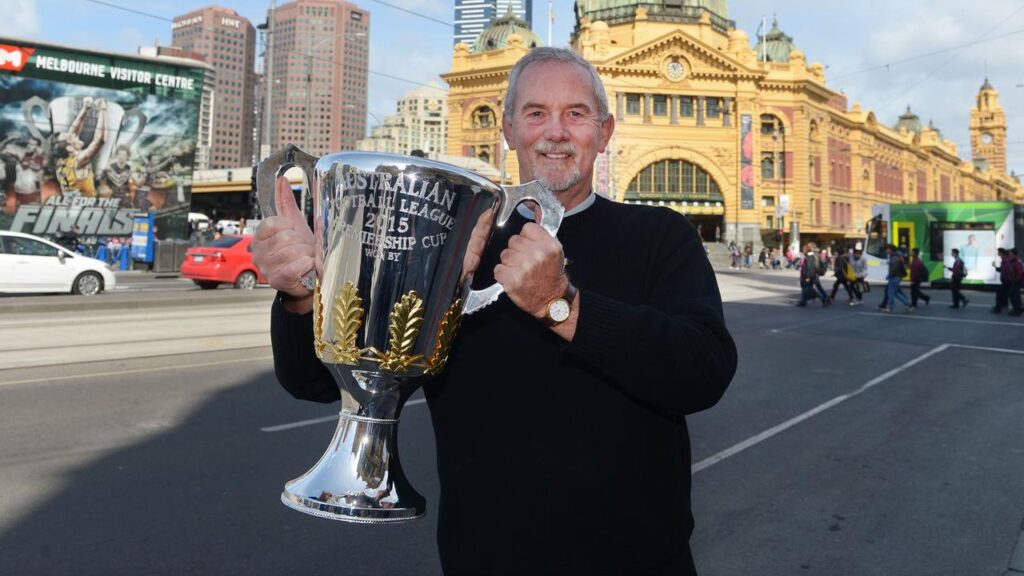 Robert Walls, who played in three premierships and coached Carlton to the 1987 flag, has died.