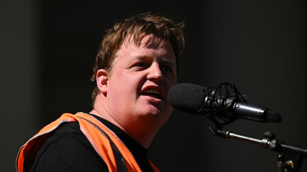 Zach Smith has relinquished his role as national secretary of construction union the CFMEU.