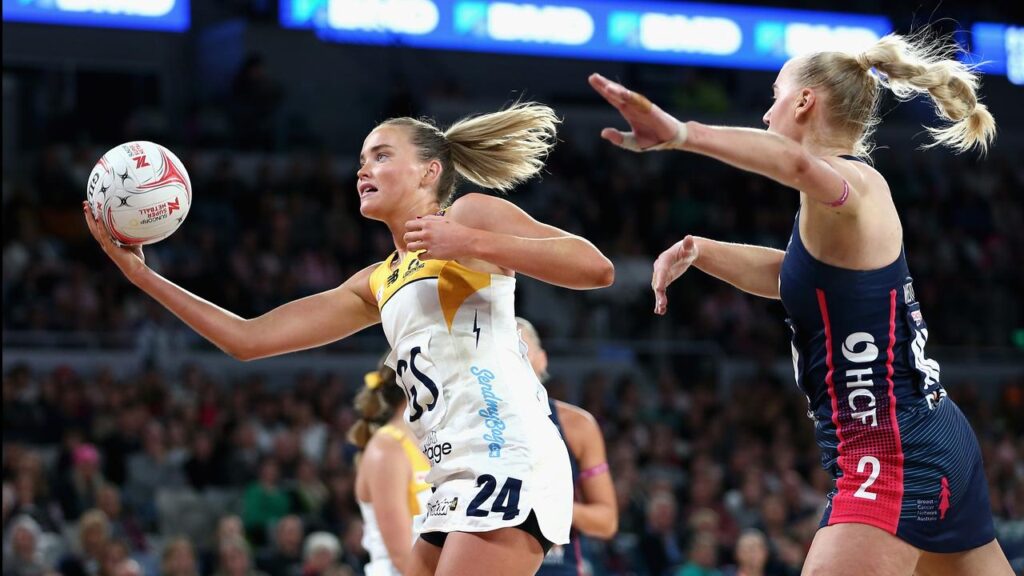 Reilley Batcheldor has led the Lightning to a 12-point Super Netball victory over the Vixens.
