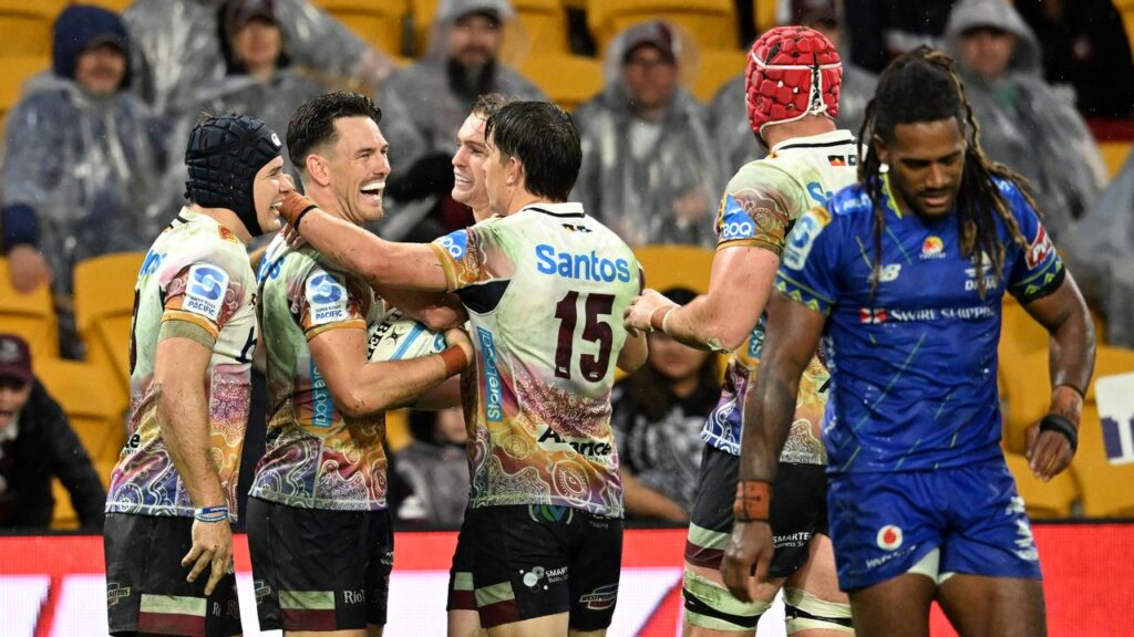 Lachie Anderson (2-l) became only the third Australian to score four tries in a Super Rugby game.