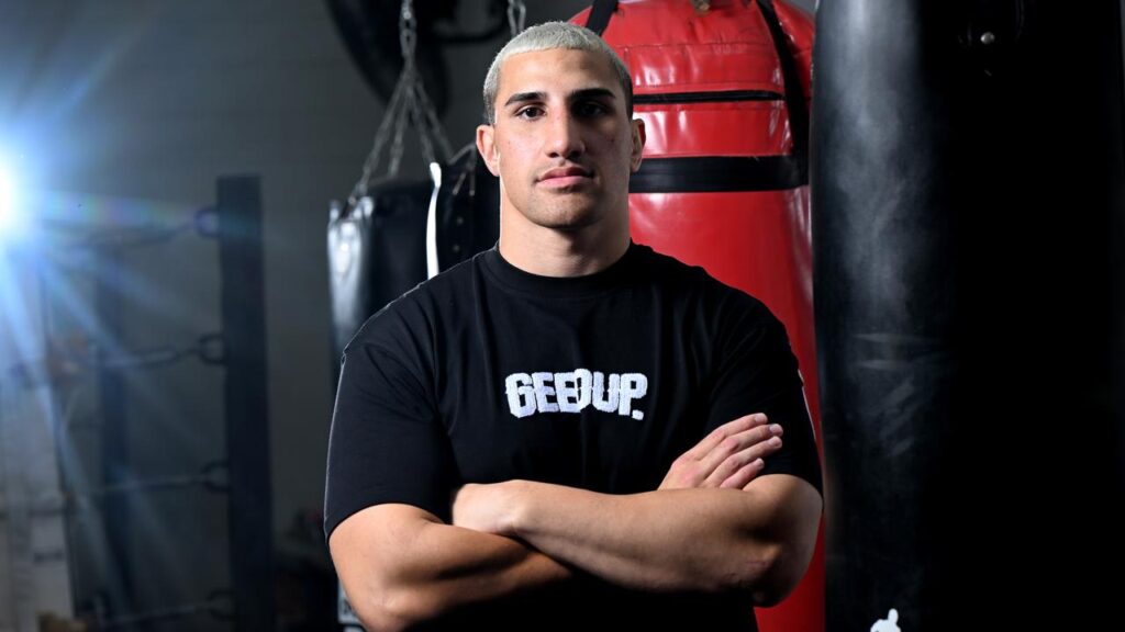A heavyweight world title fight remains alive for Justis Huni, who’s taken on a late UK challenge.