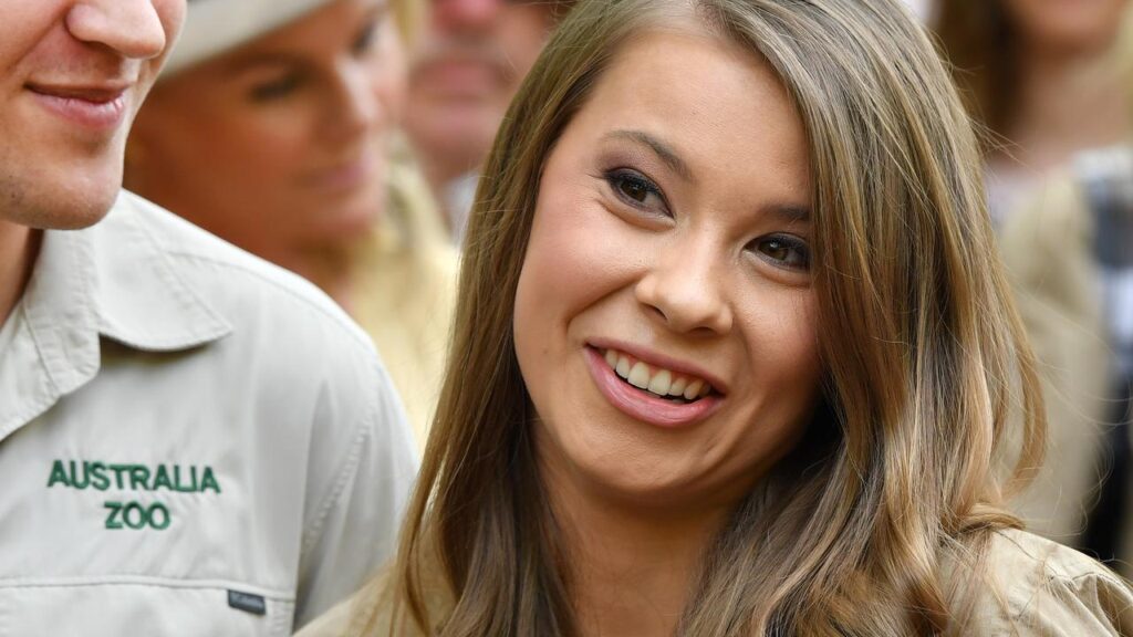Bindi Irwin has thanked fans for their kind messages after emergency surgery to remove her appendix.
