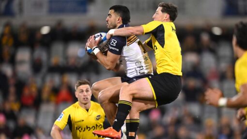 SUPER RUGBY BRUMBIES HURRICANES