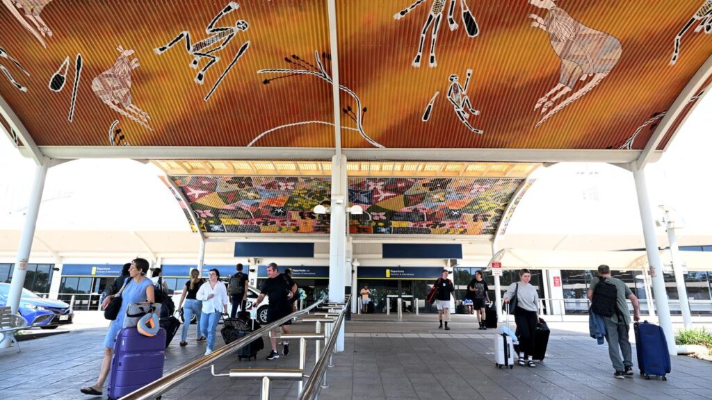 An Aboriginal man has died more than a week after his arrest at the Darwin airport.
