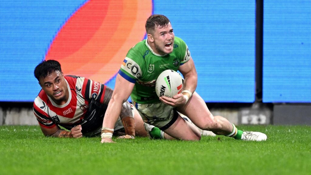 Canberra have beaten the Roosters by two points in a thriller, with Hudson Young among the scorers.