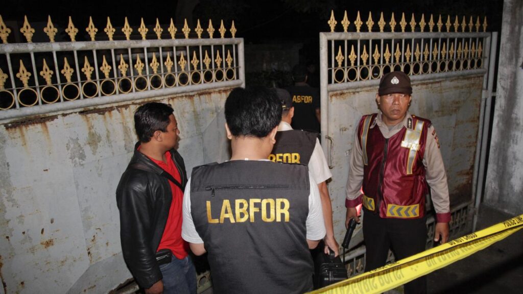 Indonesian police say an Australian man has been killed in a shooting at a villa in Bali.