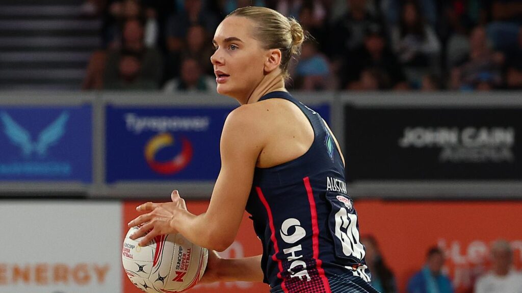 Sharpshooter Kiera Austin led the way as the Melbourne Vixens downed the Sunshine Coast Lightning.