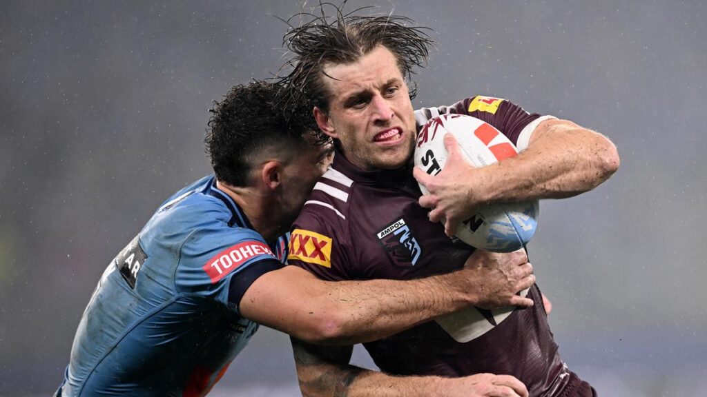 Maroons skipper Cameron Munster has won high praise from both Craig Bellamy and Wayne Bennett.